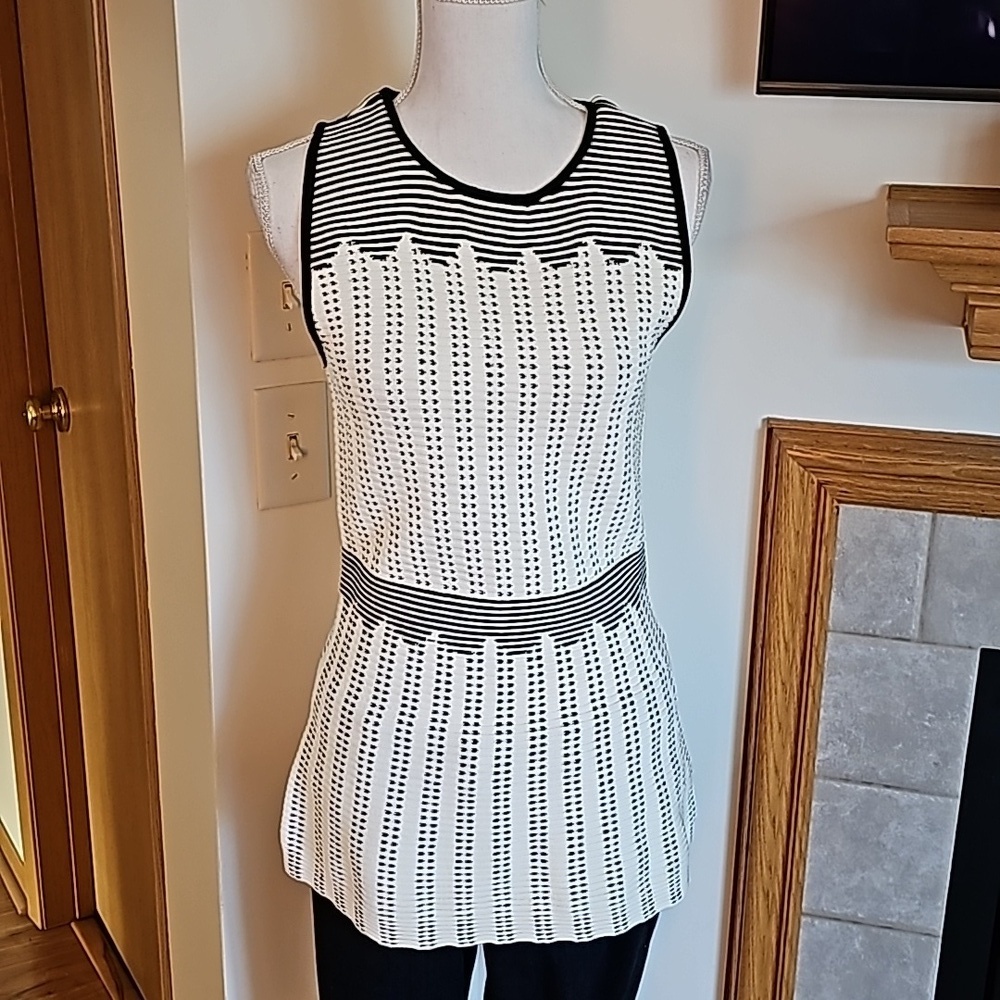 WHBM top